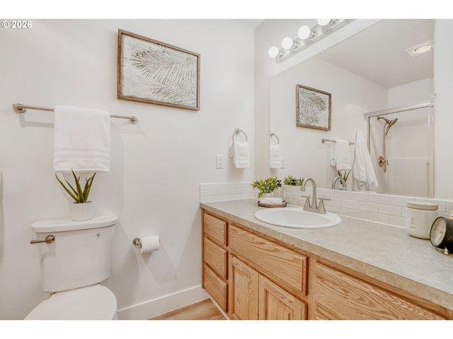 18000 Ne 27TH St, Vancouver, WA 98684