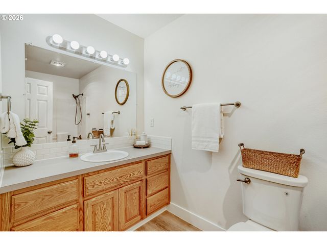 18000 Ne 27TH St, Vancouver, WA 98684