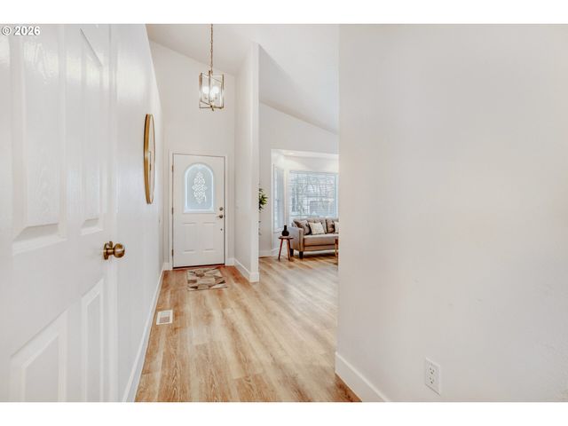 18000 Ne 27TH St, Vancouver, WA 98684