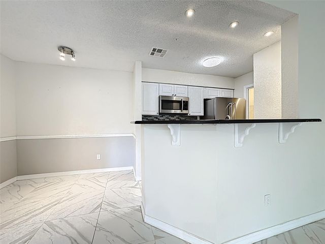 232 AFTON SQUARE 201, Altamonte Springs, FL 32714