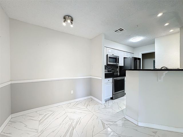 232 AFTON SQUARE 201, Altamonte Springs, FL 32714