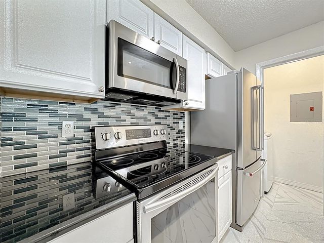 232 AFTON SQUARE 201, Altamonte Springs, FL 32714