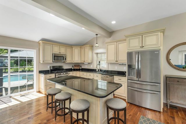 38 Bow Center Road, Bow, NH 03304