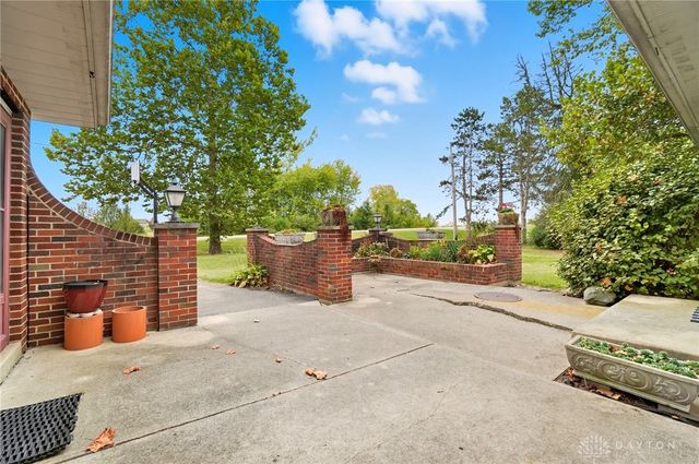 8375 Peters Pike, Dayton, OH 45414