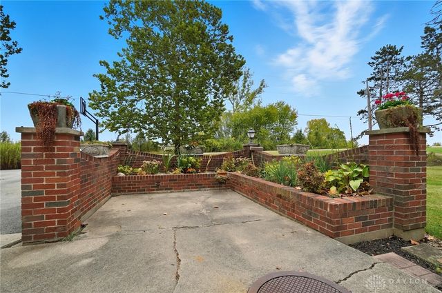 8375 Peters Pike, Dayton, OH 45414