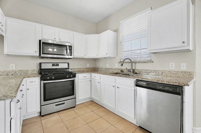 2102 Ridgecliff Drive, Keller, TX 76248