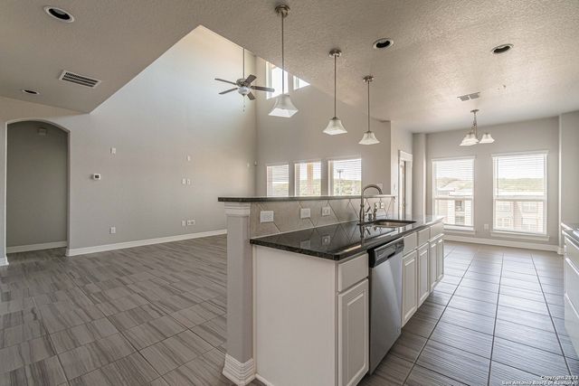 7523 HAYS HL, San Antonio, TX 78256