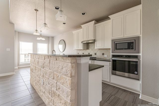 7523 HAYS HL, San Antonio, TX 78256