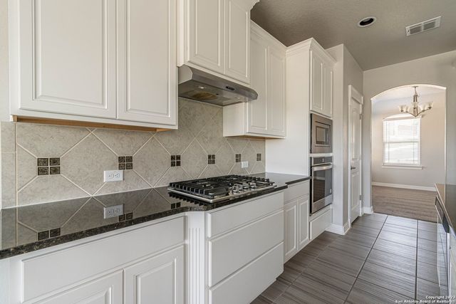 7523 HAYS HL, San Antonio, TX 78256