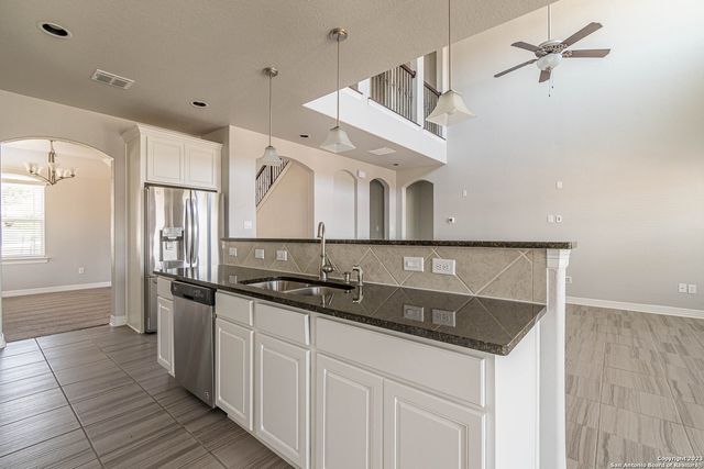 7523 HAYS HL, San Antonio, TX 78256