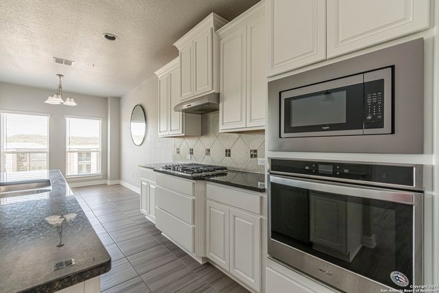 7523 HAYS HL, San Antonio, TX 78256