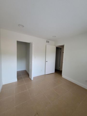 971 NW 122nd Terrace, Pembroke Pines, FL 33026