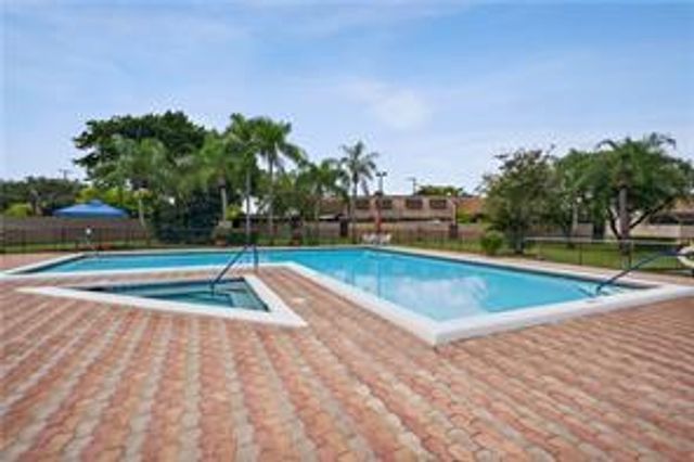 971 NW 122nd Terrace, Pembroke Pines, FL 33026