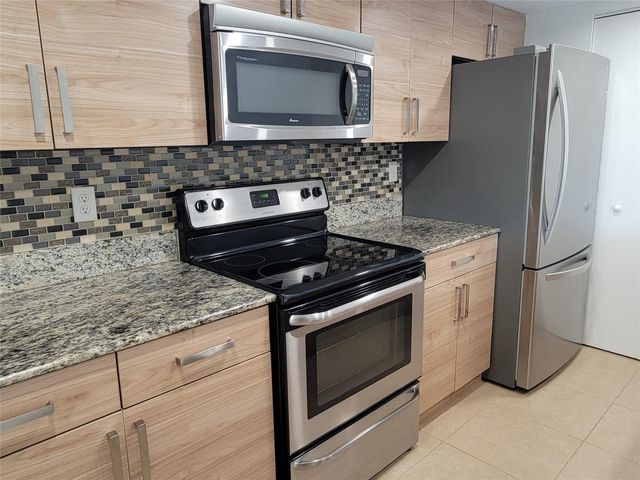 971 NW 122nd Terrace, Pembroke Pines, FL 33026