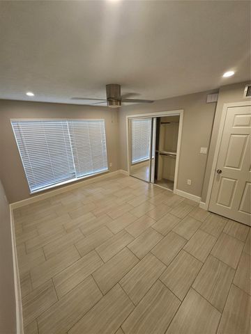 2101 Fountain View Drive 4 6, Houston, TX 77057