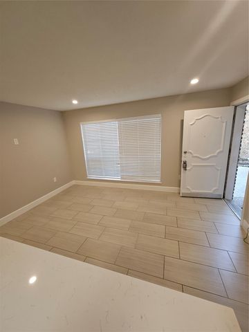 2101 Fountain View Drive 4 6, Houston, TX 77057