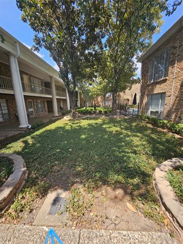 2101 Fountain View Drive 4 6, Houston, TX 77057