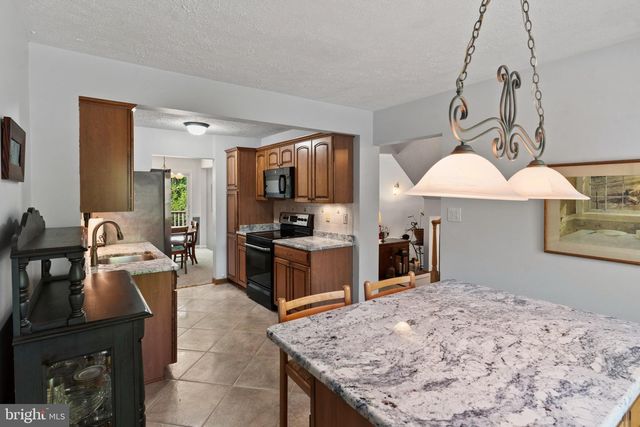 1802 LANG DR, Crofton, MD 21114