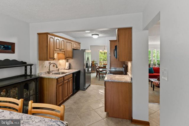 1802 LANG DR, Crofton, MD 21114