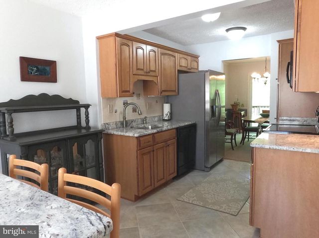 1802 LANG DR, Crofton, MD 21114