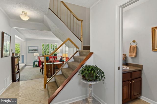 1802 LANG DR, Crofton, MD 21114
