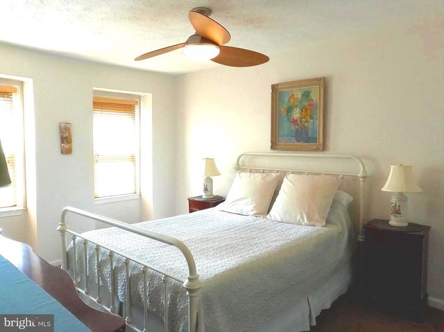 1802 LANG DR, Crofton, MD 21114