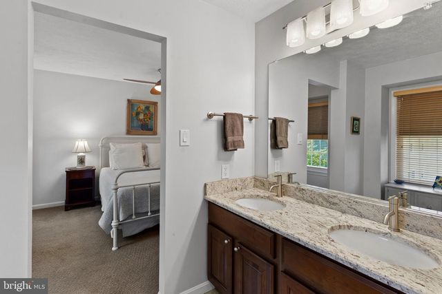 1802 LANG DR, Crofton, MD 21114