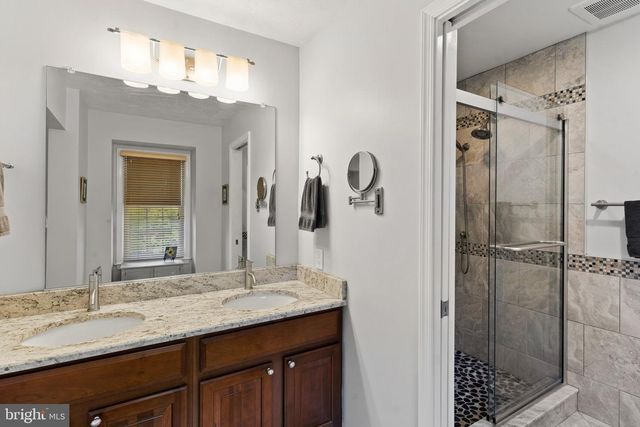 1802 LANG DR, Crofton, MD 21114