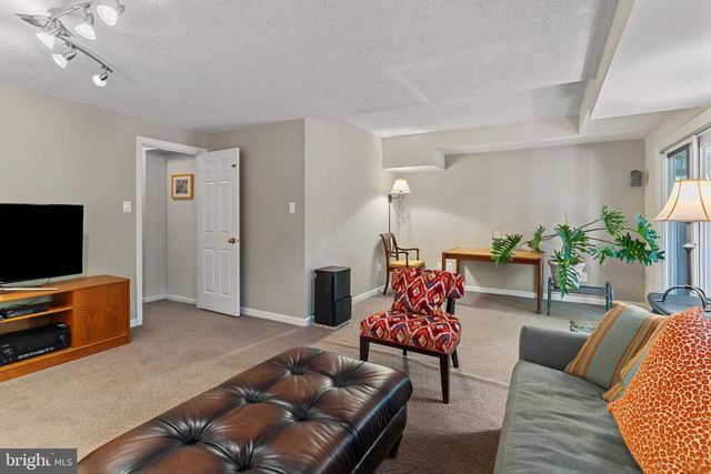 1802 LANG DR, Crofton, MD 21114