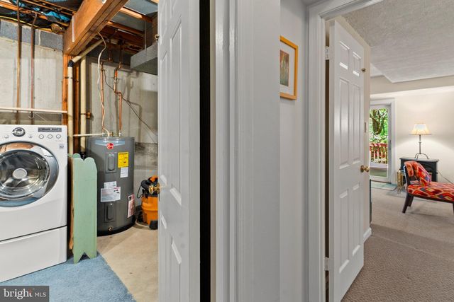 1802 LANG DR, Crofton, MD 21114