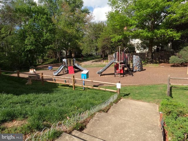 1802 LANG DR, Crofton, MD 21114