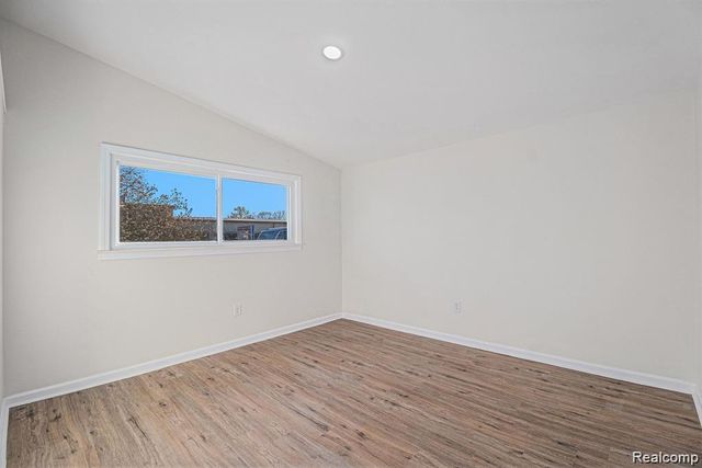 408 W Jarvis Avenue, Hazel Park, MI 48030