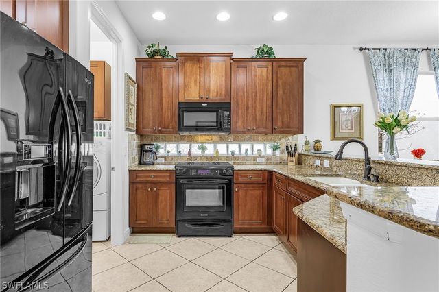 9400 La Bianco ST, Estero, FL 33967