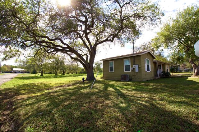 808 E Lott St, Beeville, TX 78102