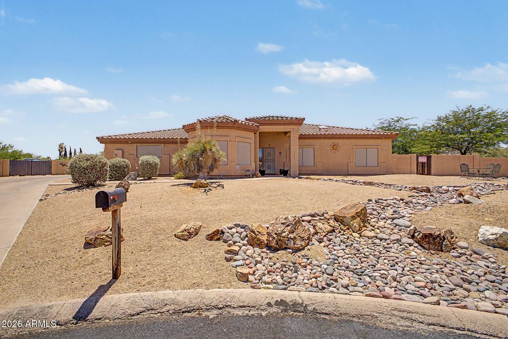 14601 N DICKENS Court, Fountain Hills, AZ 85268 — photo 2