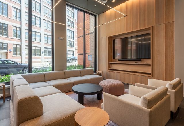 21-35 West 2nd Street 407, Boston, MA 02127