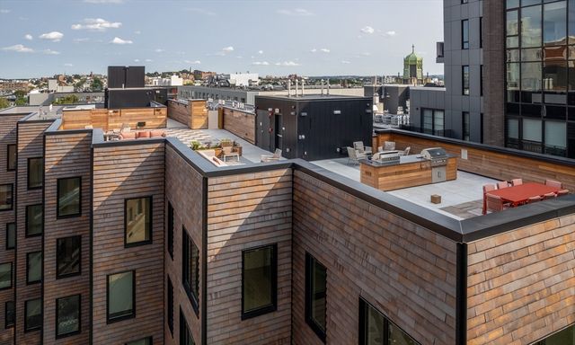 21-35 West 2nd Street 407, Boston, MA 02127