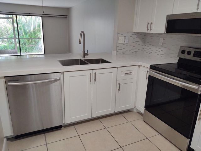 3275 FREDERICK Boulevard 12D, Delray Beach, FL 33483