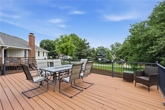 6815 Acuff Street, Shawnee, KS 66216