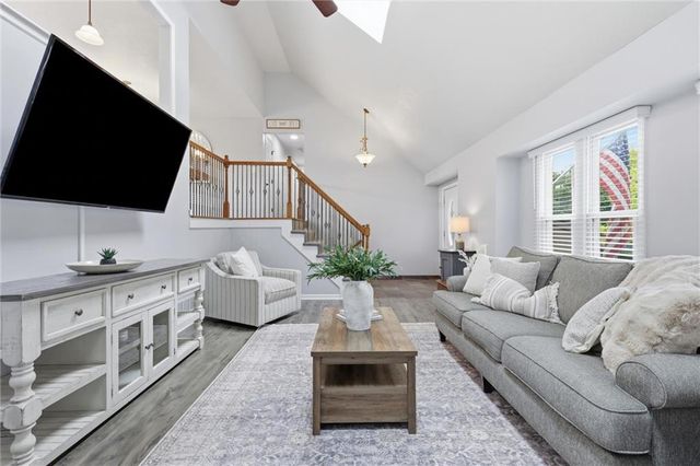 6815 Acuff Street, Shawnee, KS 66216