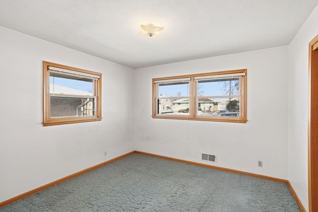 2112 Suburban Avenue, Saint Paul, MN 55119