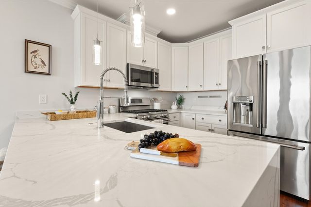 519 Broadway 305, Somerville, MA 02145