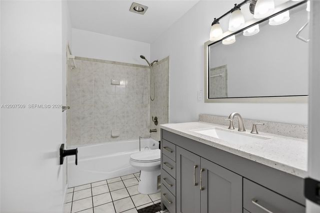 12422 Alternate A1a Q5 Q5, Palm Beach Gardens, FL 33410