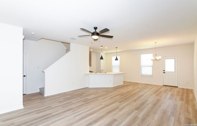 10643 W MILITARY DR, San Antonio, TX 78251