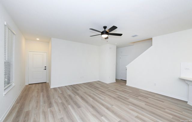 10643 W MILITARY DR, San Antonio, TX 78251