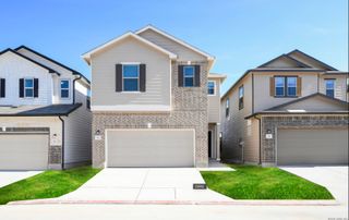 10643 W MILITARY DR, San Antonio, TX 78251
