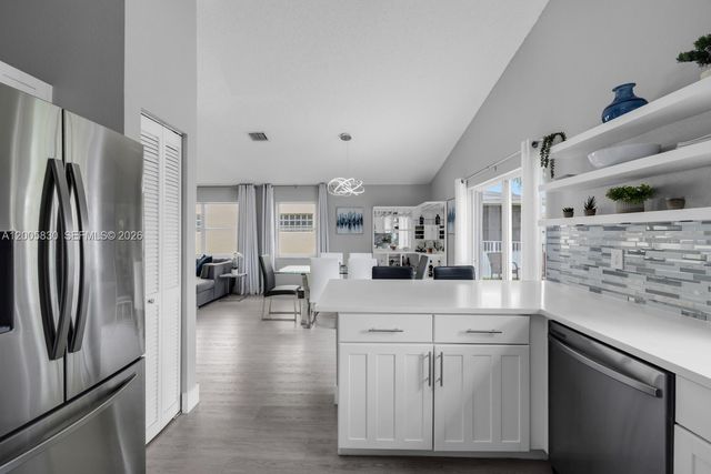 5861 S Sable Cir, Margate, FL 33063