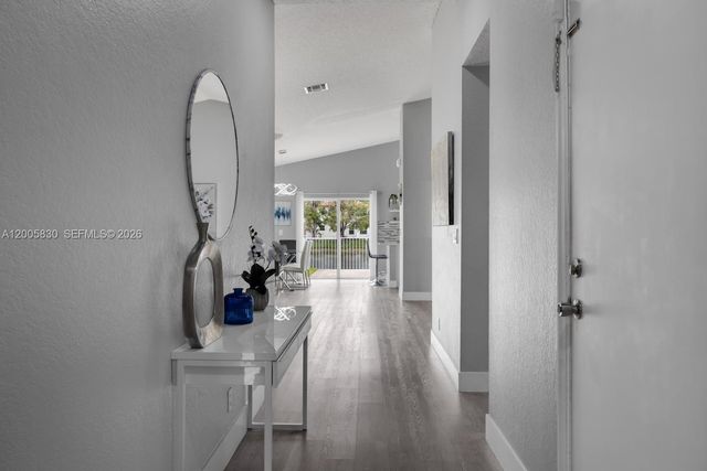 5861 S Sable Cir, Margate, FL 33063