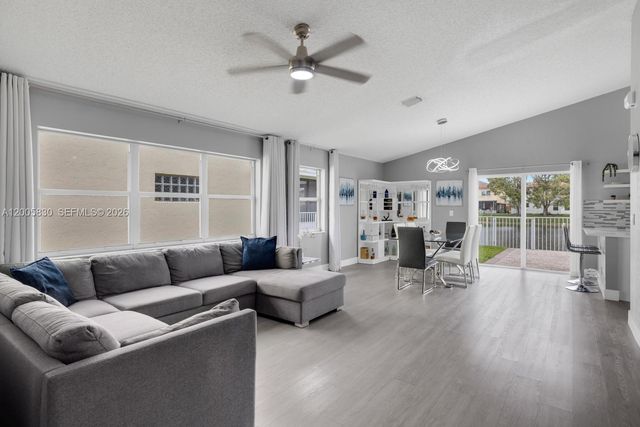 5861 S Sable Cir, Margate, FL 33063