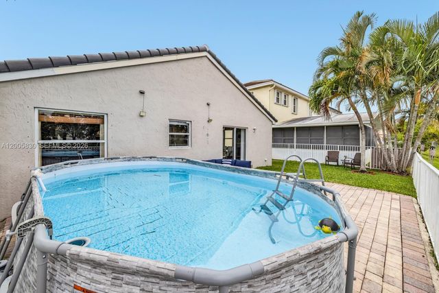 5861 S Sable Cir, Margate, FL 33063